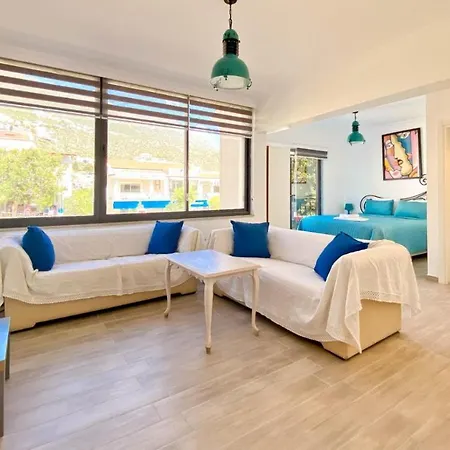 Otel Nur & 3*